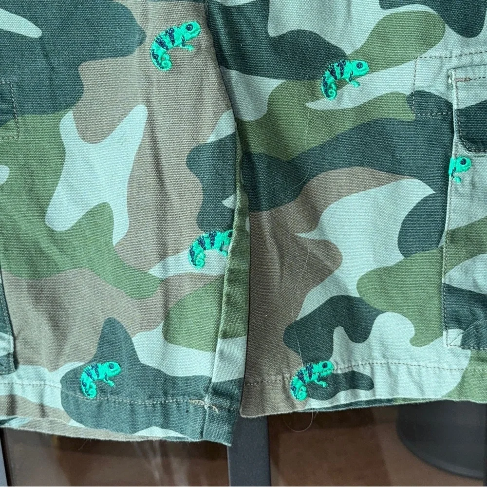 Mini Boden embroidered camo shorts iguanas chameleons boys cargo